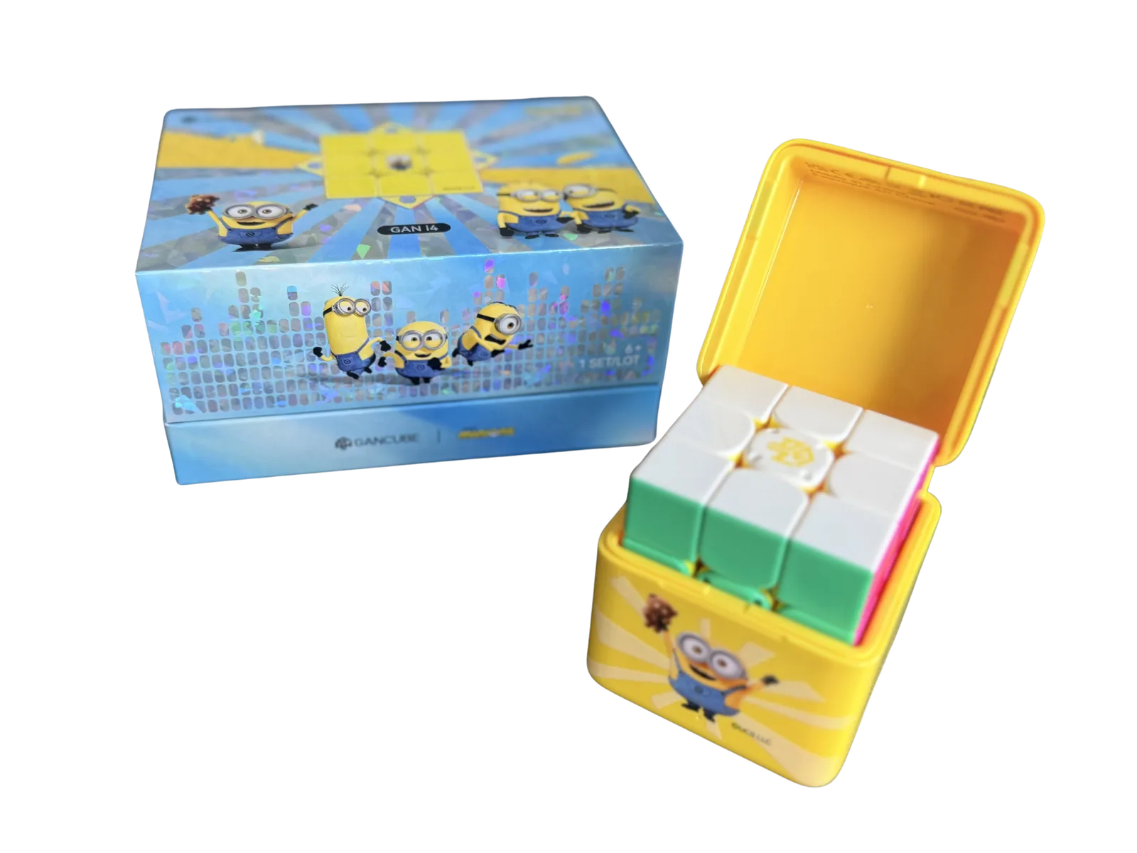 GAN i4 Minions Edition retail box with the cube inside the opened Minions GanPod case