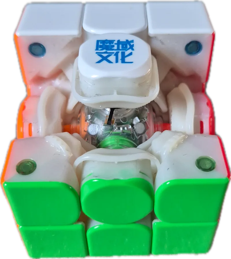 MoYu WeiLong V11 AI internal mechanism showing the 8-magnet ball core and MagLev tensioning